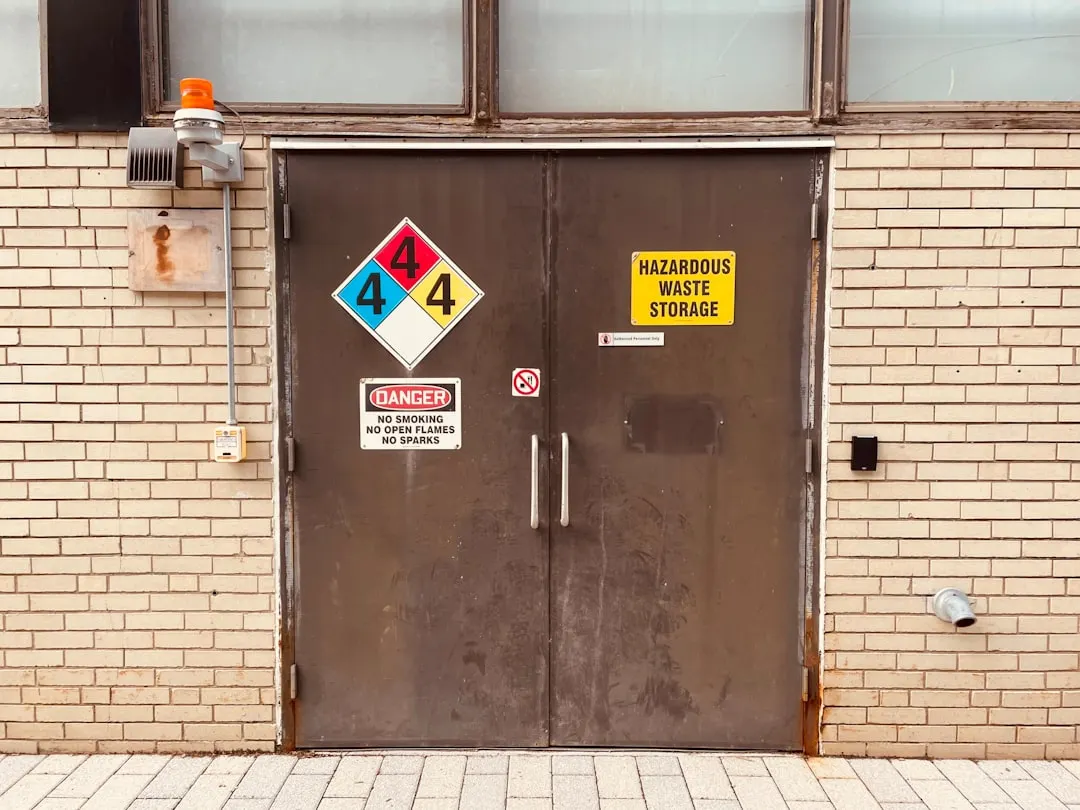消费洞察报告如何驱动品牌竞争策略分析：从市场趋势预测到渠道效能评估的完整链路